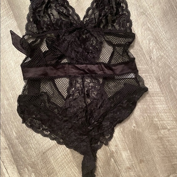 4 NWOT Size L/XL Lingerie Pieces Brand new &  hot..hate for them to go to waste - Picture 3 of 4